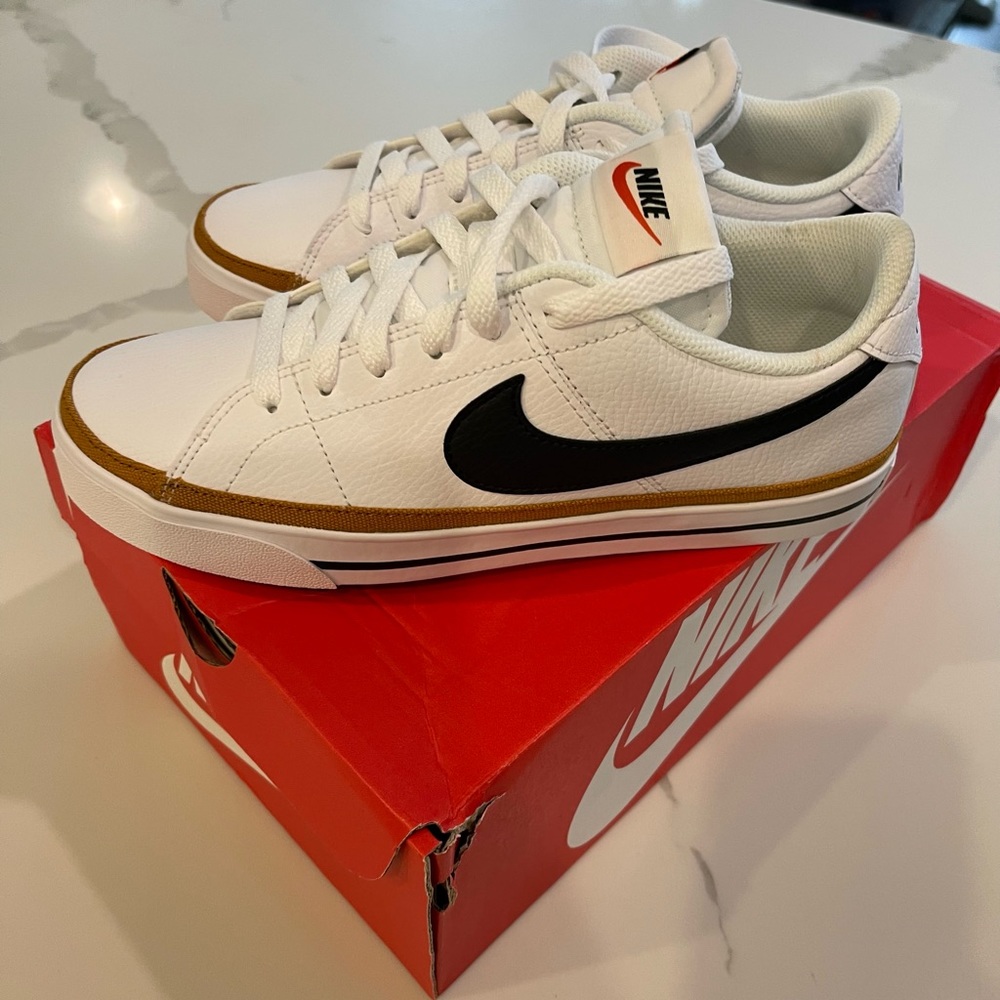 Nike Court Legacy NIB 9.5